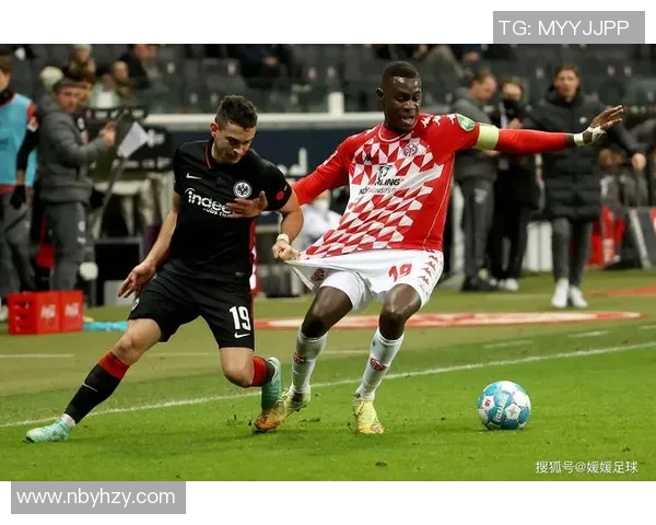 法兰克福主场逆转斯图加特,稳坐积分榜前列 法兰克福主场逆转斯图加特,稳坐积分榜前列